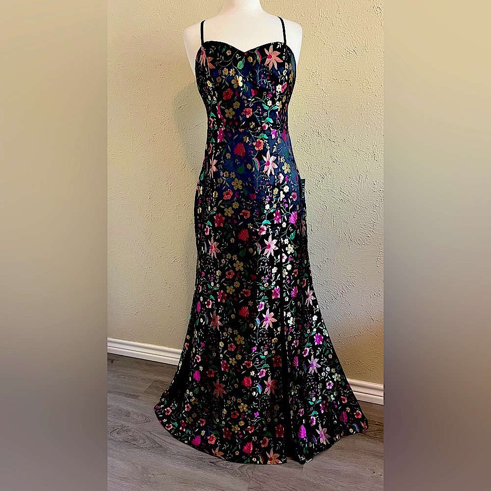 NWT Lulu's Sweetheart Gown